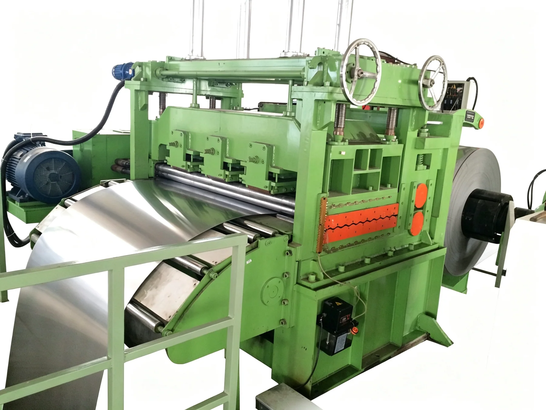 Decoiling & Leveling Machine