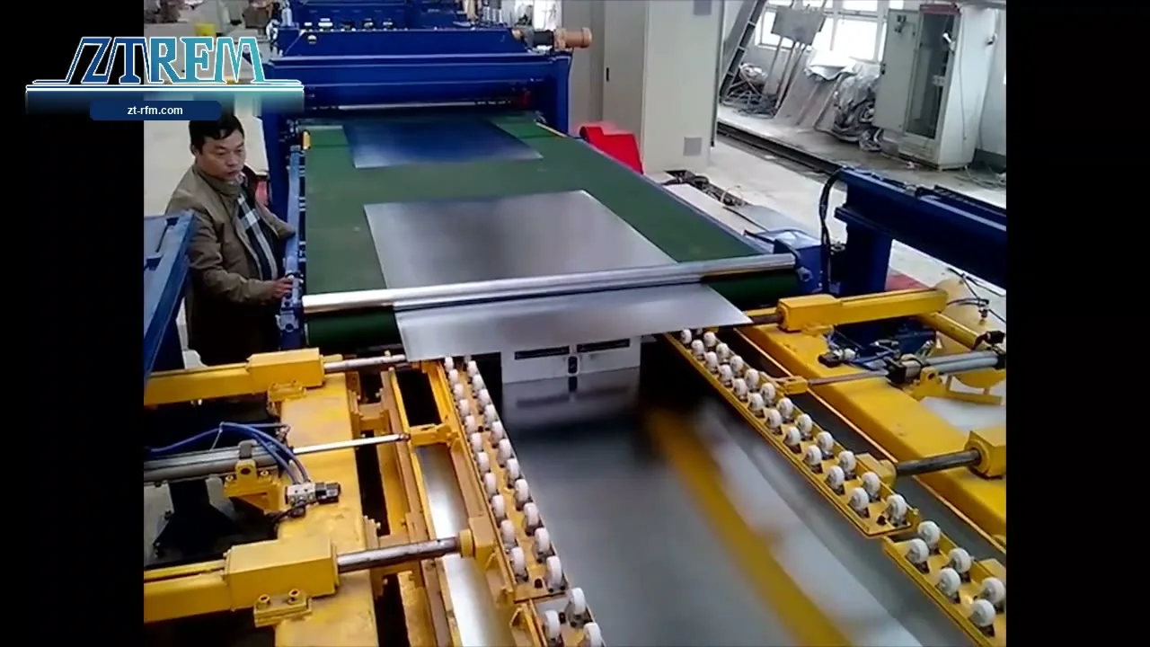 Decoiling & Leveling Machine — Operator Feeding the Line | ZTRFM